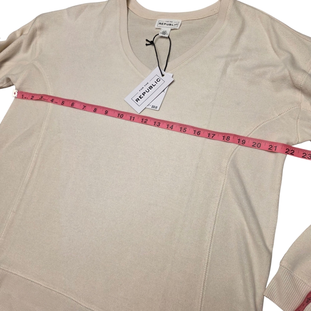 For The Republic Oversized V-Neck Sweater Size L NWT - Picture 7 of 9